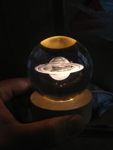 Bola de Cristal 3D  Diseño de Sistema Solar con Iluminación y Base de Madera 2